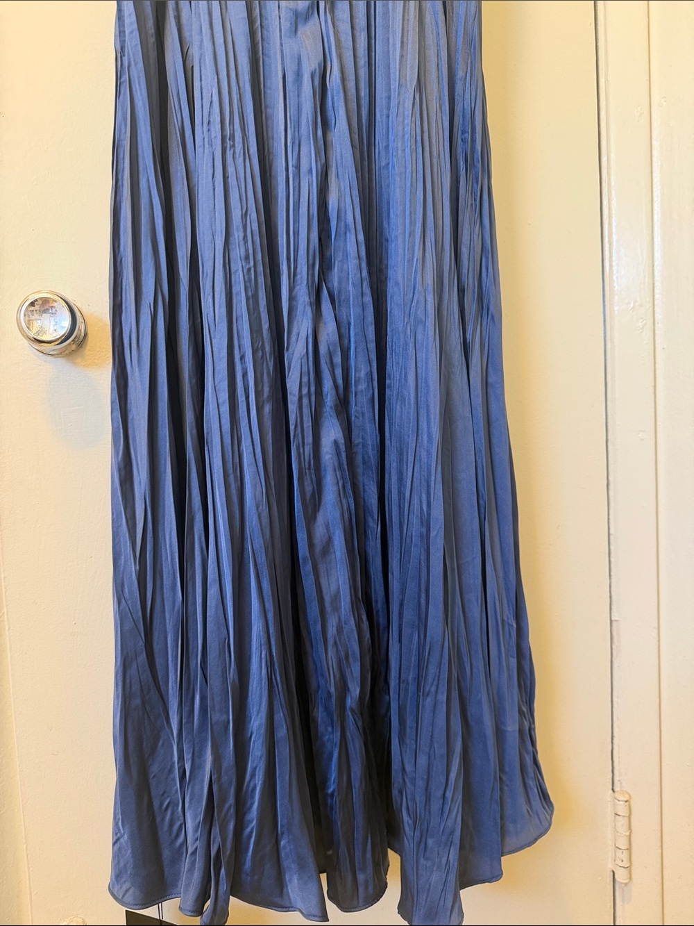 Astr Maeve Spaghetti-Strap Pleated Midi Dress - Picture 5 of 7